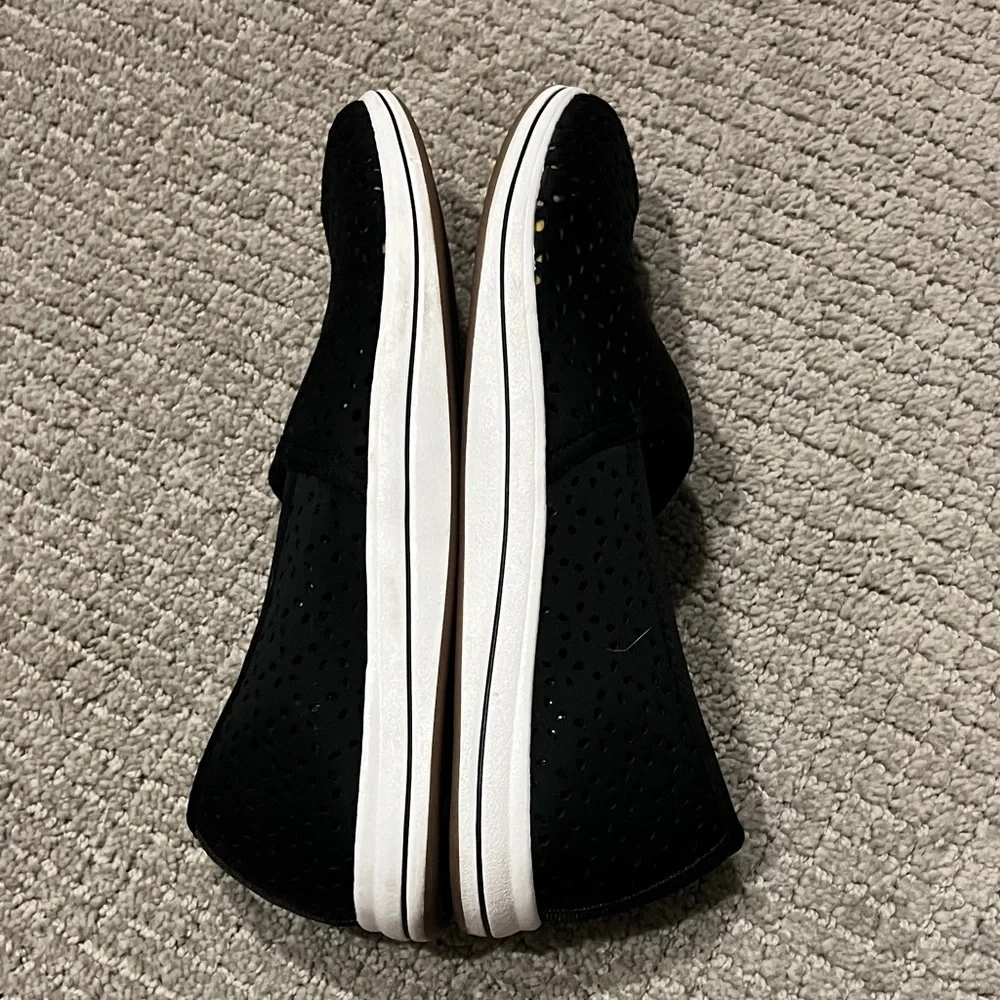 Clarks Cloudsteppers Black Perforated Slip-Ons 8 1/2